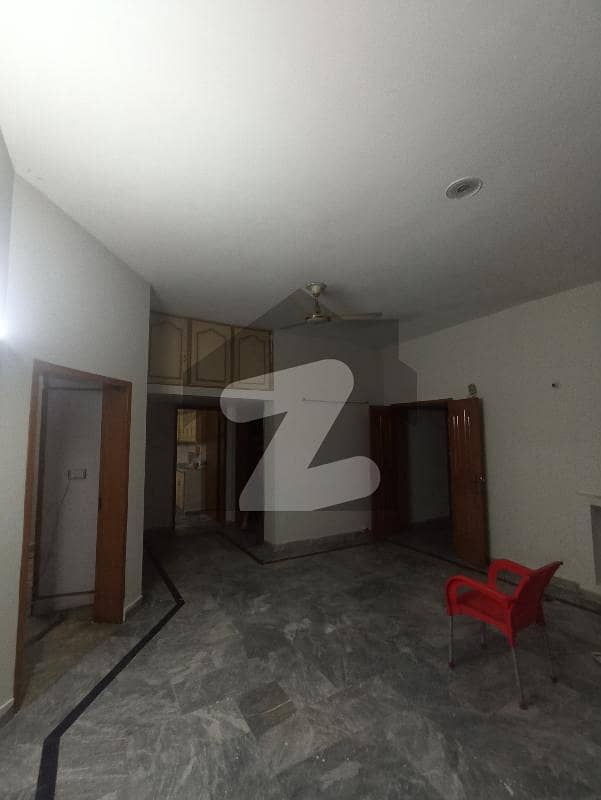 1 Kanal Upper Portion For Rent With Gas