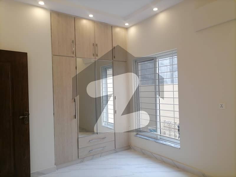 Get A 5 Marla Lower Portion For rent In Izmir Town