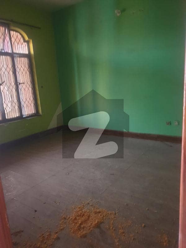 12 Marla Upper Portion Available For Rent In Samanabad N-block