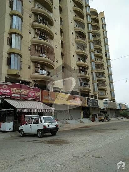 یونیورسٹی روڈ کراچی میں 3 مرلہ دکان 6 کروڑ میں برائے فروخت۔
