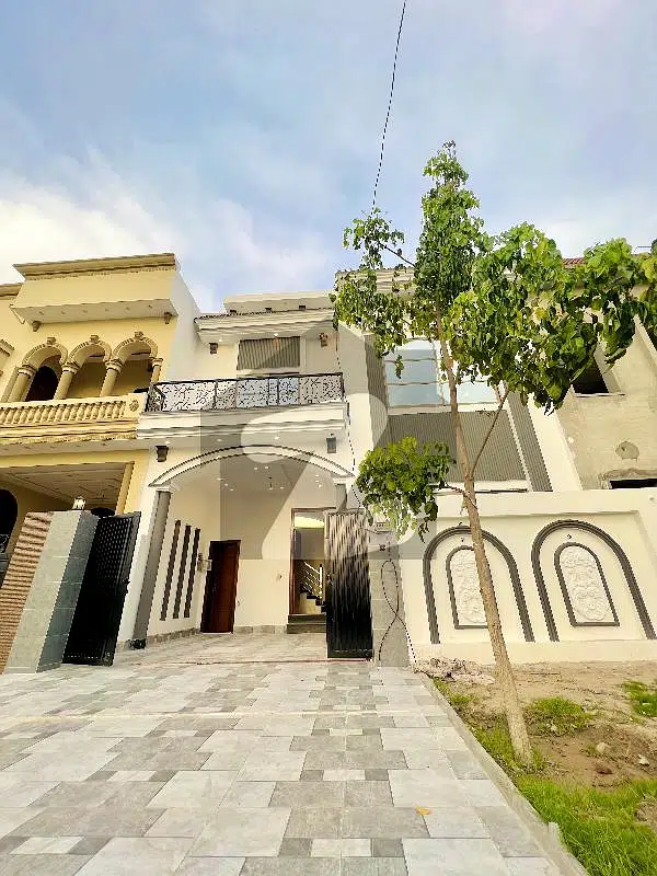 5 Marla brand new Spanish house Near to main bluvard Park market available for sale in Citi Housing
