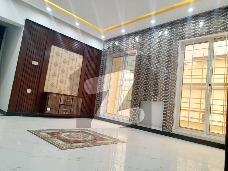 10 Marla House For Sale In Hayatabad Phase 7 - E7 Peshawar