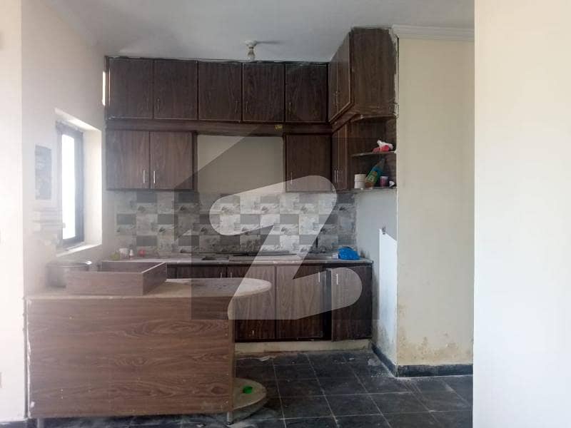 5 Marla Beautiful Apartment for rent in Khayaban-e-Amin