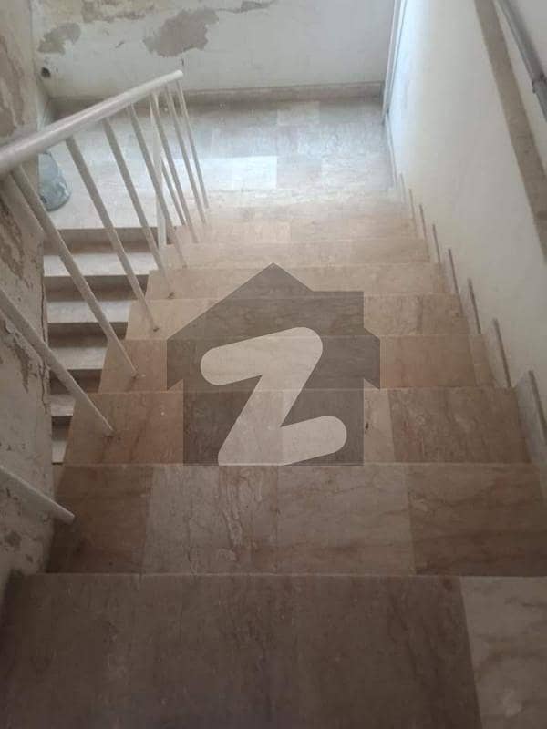 Full Floor Apartment Available For Rent 2400 sqft After Mezanine 2nd floor 
4Bed DD Attached Powder Bath
Sehar Commercial 
3side Corner 
Proper Family Building 
Marble Flooring
West Open Flat