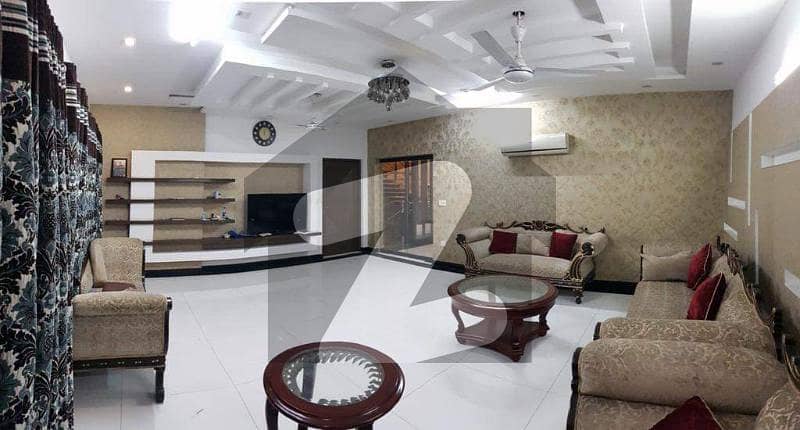 Luxurious House Up The Most Executive Block Of Bahria Town .