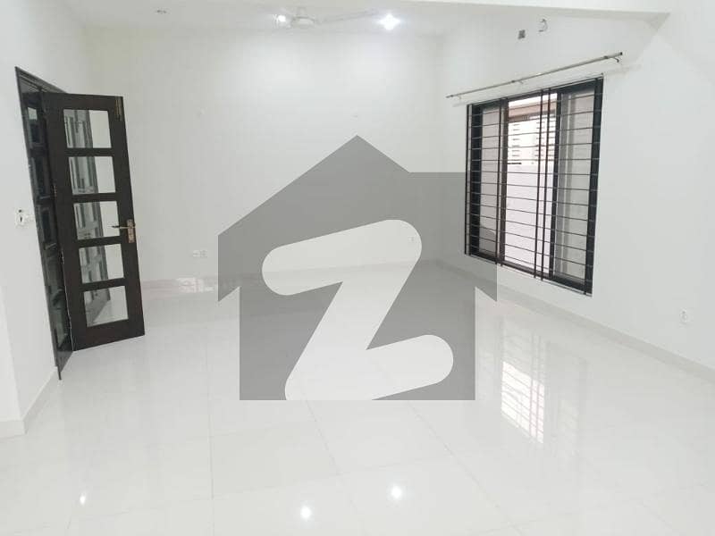 500 Yards Lower Portion For Rent With Basement In Prime Location Of Phase 8 Qasim Streets