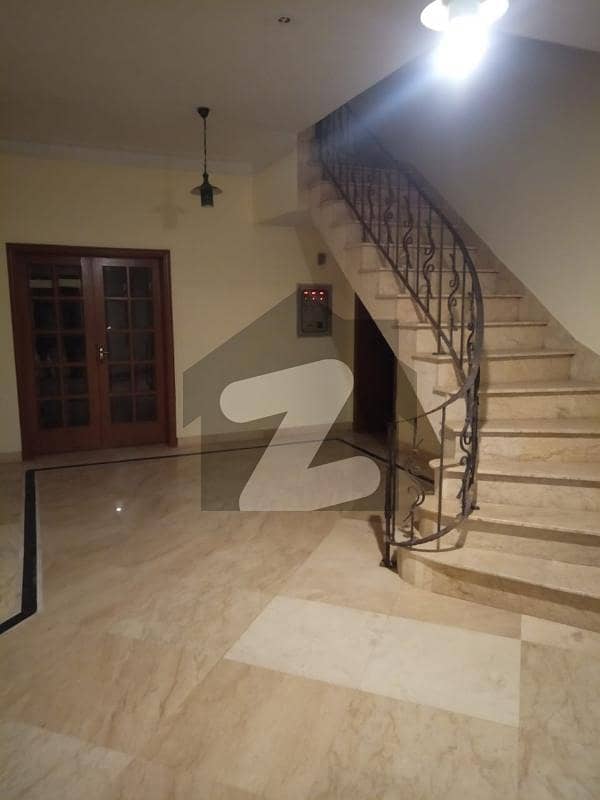 2 Kanal Full House 5/Bed Attached Bathroom And Outstanding Location Servant Quarter Lush Green Garden Drawing Room. Tv Language Double Kitchen