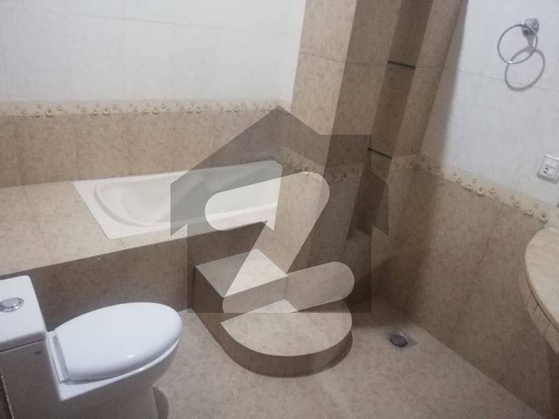 2 Bedrooms Lounge Well Maintained Portion For Rent