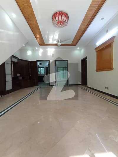 40x80 upper portion available for rent in g14/4