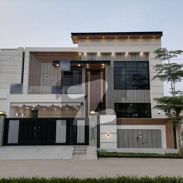 10 Marla House Ideally Situated In Jeewan City - Phase 3