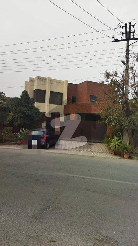 ویلینشیاء ۔ بلاک اے2 ویلینشیاء ہاؤسنگ سوسائٹی لاہور میں 7 کمروں کا 2 کنال مکان 8.5 کروڑ میں برائے فروخت۔