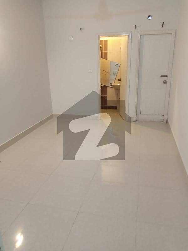 3rd Floor Flat Of 950 Square Feet In 9th Commercial Street - Dha Phase 4 Is Available