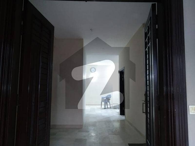 ڈیفینس رایا ڈی ایچ اے ڈیفینس لاہور میں 4 کمروں کا 14 مرلہ مکان 1.5 لاکھ میں کرایہ پر دستیاب ہے۔