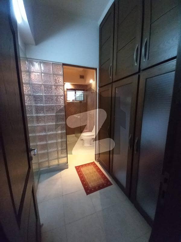 ڈی ایچ اے فیز 4 ڈیفنس (ڈی ایچ اے) لاہور میں 3 کمروں کا 10 مرلہ مکان 1.6 لاکھ میں کرایہ پر دستیاب ہے۔