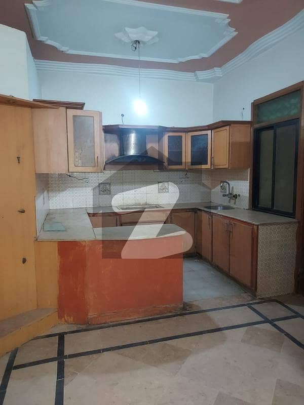Portion For Rent In Central Govt Society Block 19 Gulistan E Jauhar