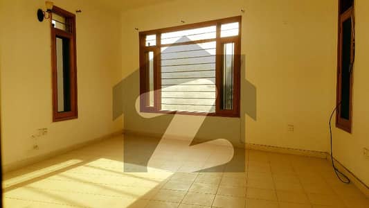 4 Beds 2 Kitchens ( Pair Of Portions ) House Ideal For Two Families With A Wish To Live Together In A Super Secure Gated Society