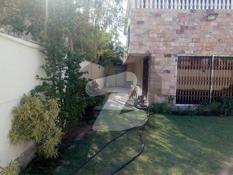 House Available For sale In DHA Phase 1