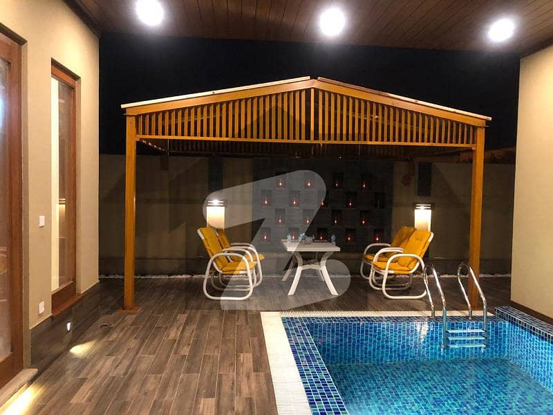 Defence 1000 Yards Bungalow For Sale Slightly Use Basement Swimming