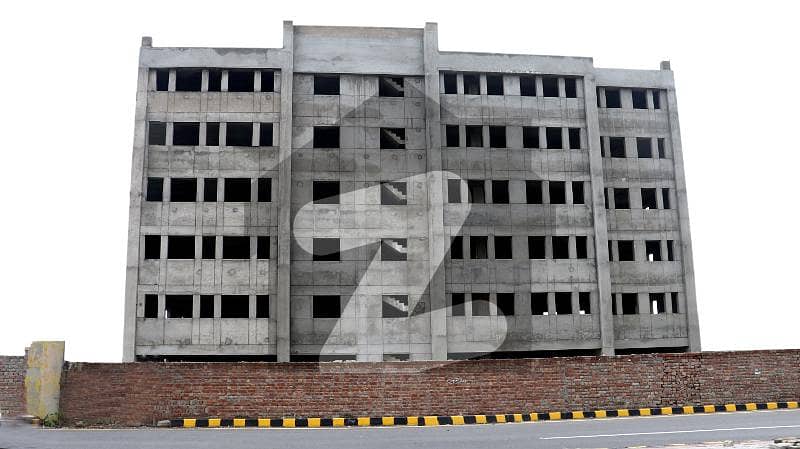 ڈیفینس روڈ لاہور میں 5.5 کنال عمارت 35 لاکھ میں کرایہ پر دستیاب ہے۔