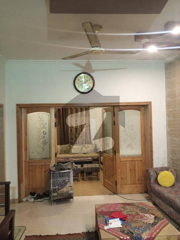 ماڈل ٹاؤن لِنک روڈ ماڈل ٹاؤن لاہور میں 4 کمروں کا 6 مرلہ مکان 1.95 کروڑ میں برائے فروخت۔