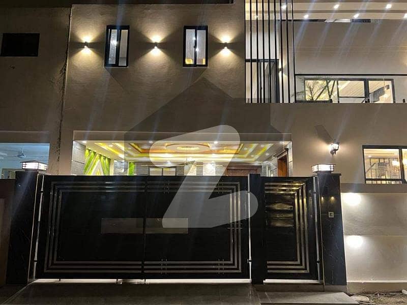 بش ایگزیکٹو ولاز ملتان میں 5 کمروں کا 8 مرلہ مکان 3.0 کروڑ میں برائے فروخت۔