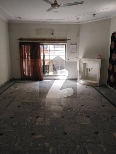 Kanal 8beds tripple stories house for sale in gulraiz housing