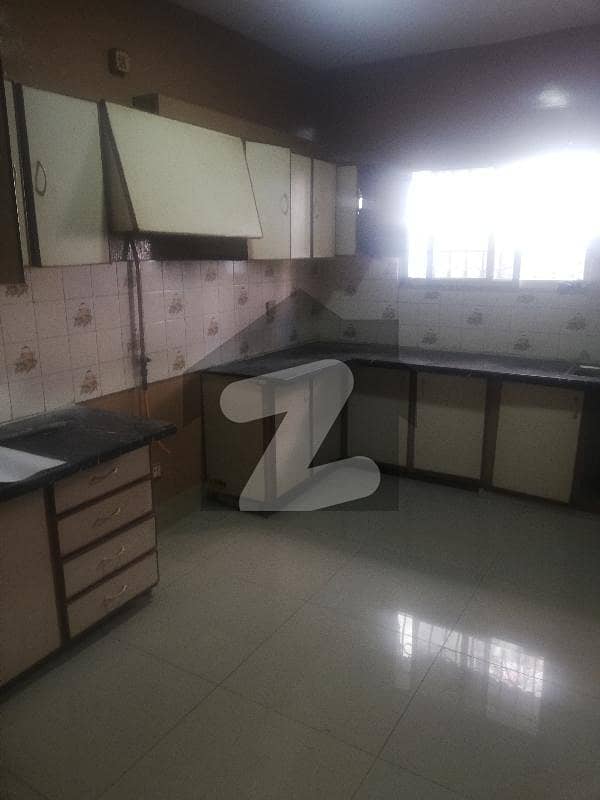1800 Sq fit Frist floor 3 bed nice condition