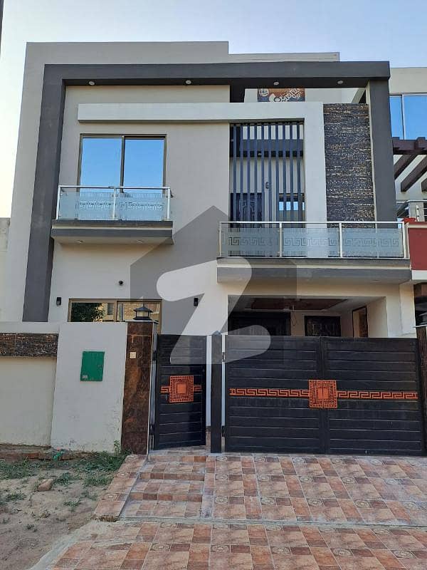 Good Material, Well Designed Prime Location House Good Material, Well Designed Prime Location House