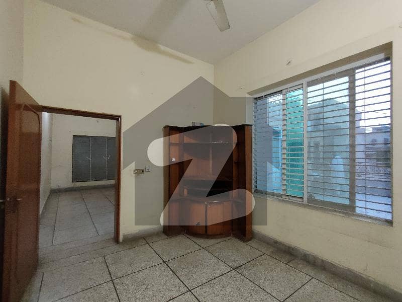 10-Marla 03-Bedroom's Upper Portion Available For Rent in Guldasht Town Lahore Cantt.