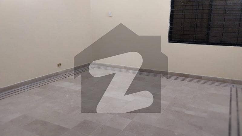 Well maintained 400 yards independent house available for sale in dha phase 5
