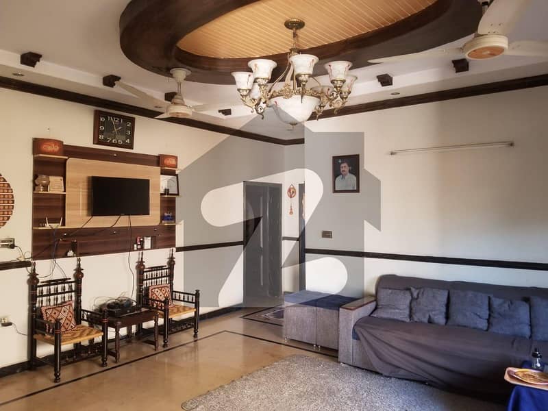 10 marla beautiful house for sale in hayatabad