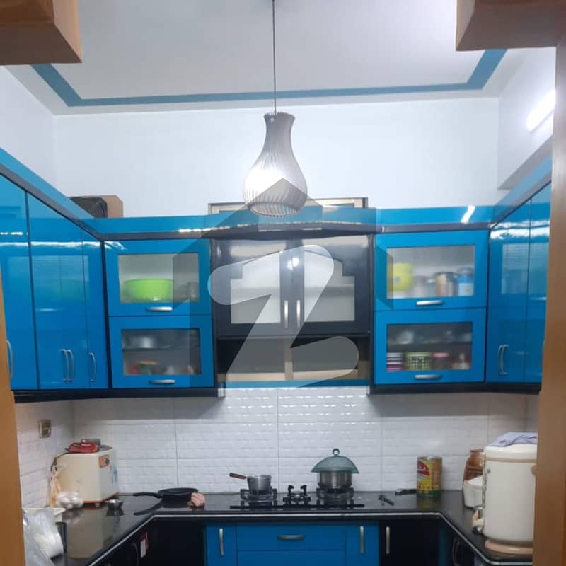 Leased Portion For Sale 3 Bed Dd 1st Floor Of 240 Square Yard Is Available For Sale In Gulshan Iqbal 13D - 1
