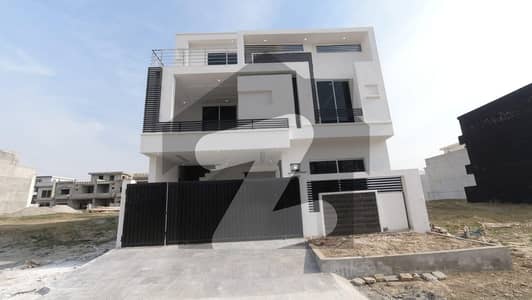 Spacious Lower Portion Is Available For rent In Ideal Location Of Faisal Town - F-18