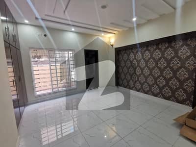 5 Marla Commercial Hall For Rent