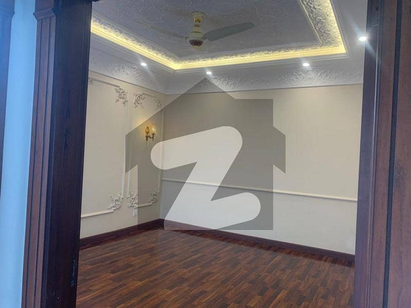 پنجاب گورنمنٹ ایمپلائیز سوسائٹی لاہور میں 3 کمروں کا 7 مرلہ مکان 2.7 کروڑ میں برائے فروخت۔