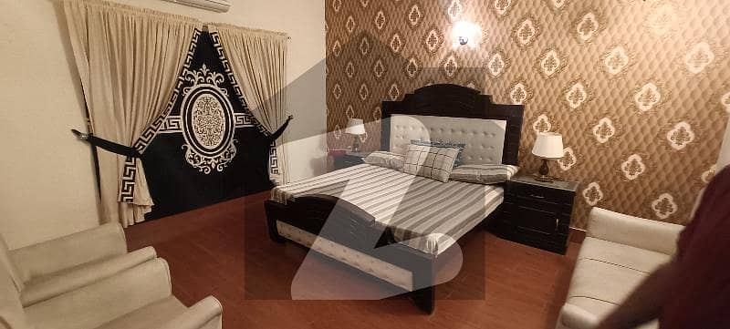 فیصل ٹاؤن فیصل آباد میں 4 کمروں کا 11 مرلہ مکان 3.5 کروڑ میں برائے فروخت۔
