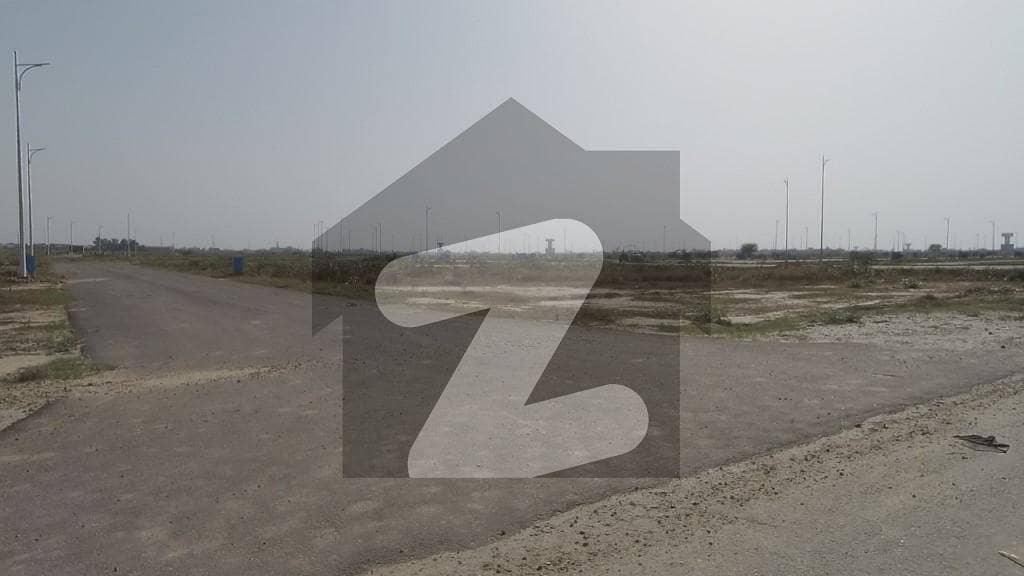 01 KANAL PLOT FOR SALE FACING PARK TOP LOCATION