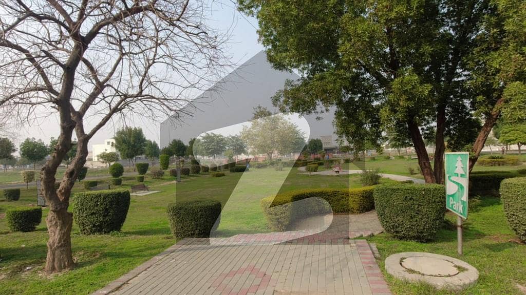 In Lahore You Can Find The Perfect Prime Location Commercial Plot For sale