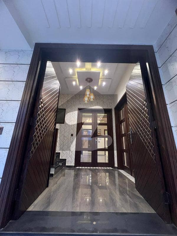 بحریہ ٹاؤن سیکٹر سی بحریہ ٹاؤن,لاہور میں 2 کمروں کا 10 مرلہ زیریں پورشن 46.0 ہزار میں کرایہ پر دستیاب ہے۔