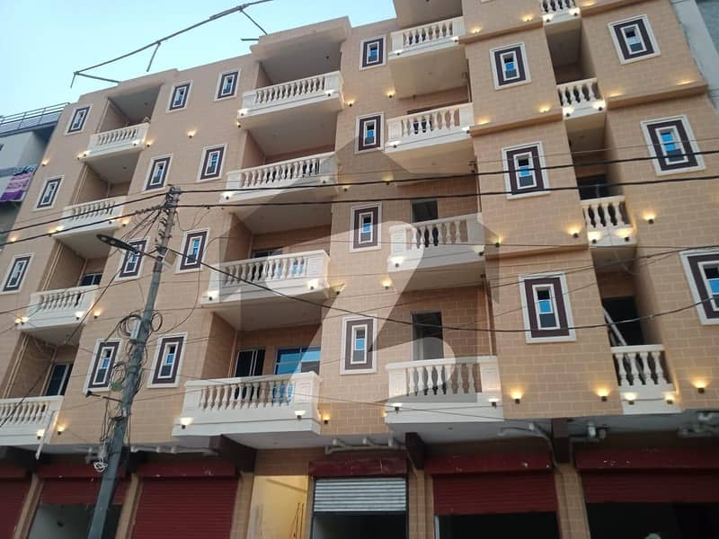 A Prime Location 900 Square Feet Flat In Karachi Is On The Market For sale