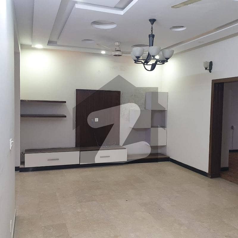 7 Marla Beautiful House Available For Rent 7 Marla Beautiful House Available For Rent