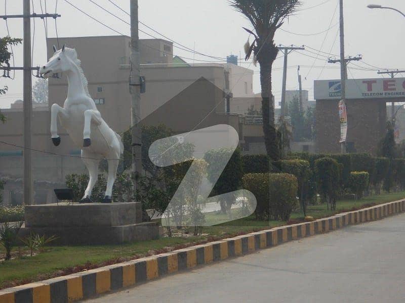 ٹیک ٹاؤن (ٹی این ٹی کالونی) ستیانہ روڈ فیصل آباد میں 10 مرلہ رہائشی پلاٹ 1.58 کروڑ میں برائے فروخت۔