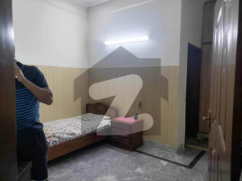 7 Marla Upper Portion In Central Canal Burg For rent