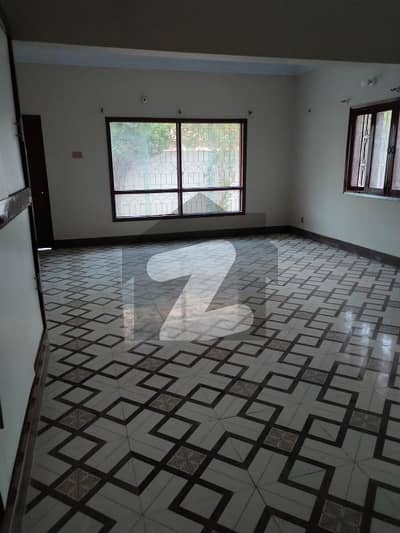 نارتھ ناظم آباد ۔ بلاک جی نارتھ ناظم آباد کراچی میں 6 کمروں کا 1.2 کنال مکان 1.6 لاکھ میں کرایہ پر دستیاب ہے۔