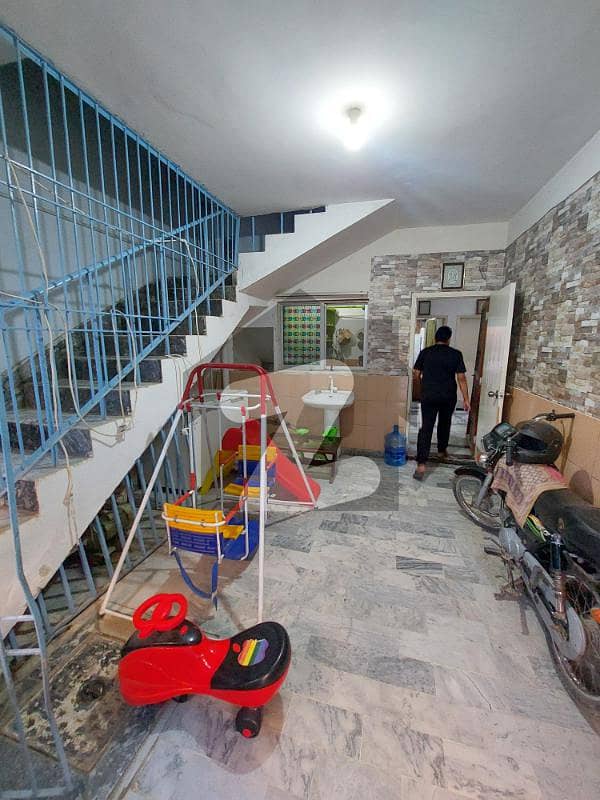 گلشن عمیر کراچی میں 6 کمروں کا 5 مرلہ مکان 2.25 کروڑ میں برائے فروخت۔