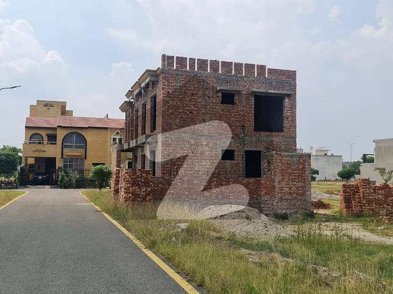 رائل ریزیڈنشیا - بلاک ڈی رائل ریزیڈینشیا لاہور میں 8 مرلہ رہائشی پلاٹ 83 لاکھ میں برائے فروخت۔
