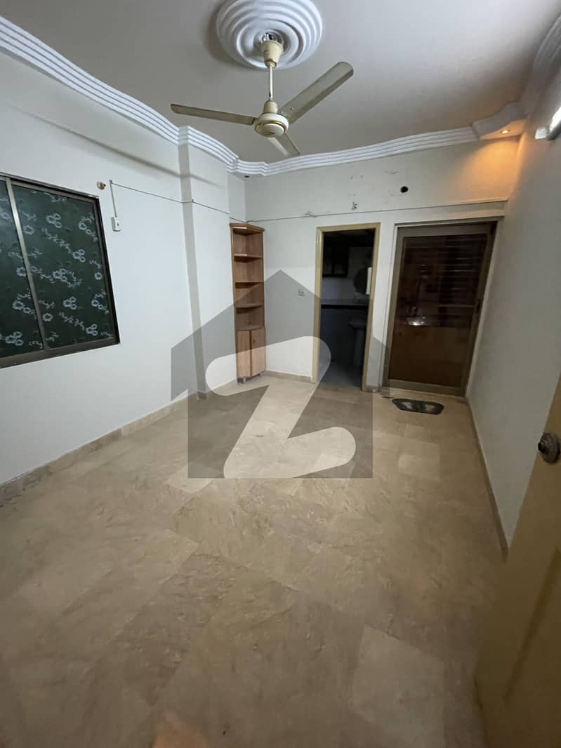2 Bed Dd  Flat Of 950 Square Feet In Gulshan-E-Iqbal - Block 13/C Is Available