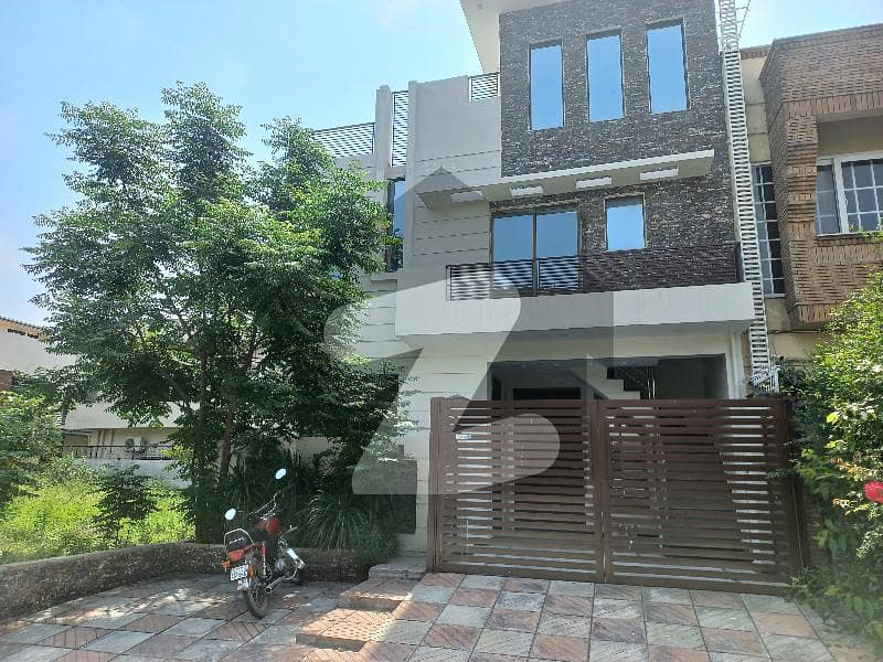 D-12 Brand New House for Sale 425lac