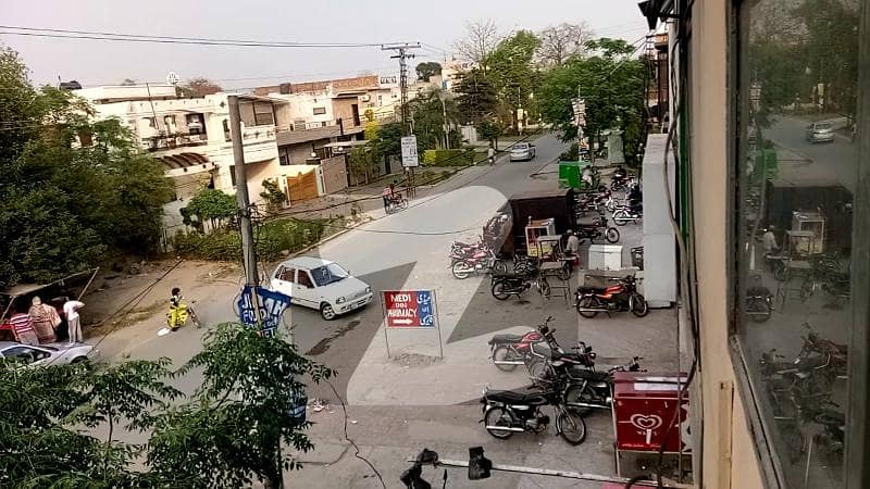 ویلینشیاء ۔ بلاک اے3 ویلینشیاء ہاؤسنگ سوسائٹی لاہور میں 2.5 کنال رہائشی پلاٹ 5.5 کروڑ میں برائے فروخت۔