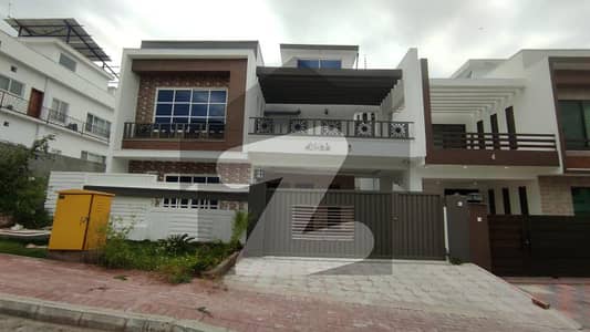 Sector C3 10 Marla House For Sale